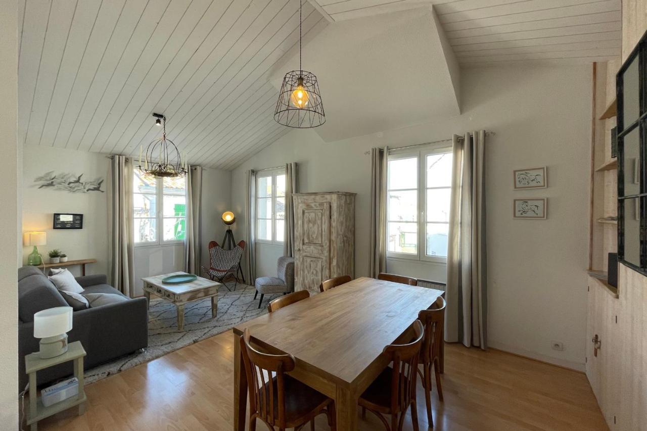 Very Bright Nest With Terrace In The Village La Flotte Buitenkant foto